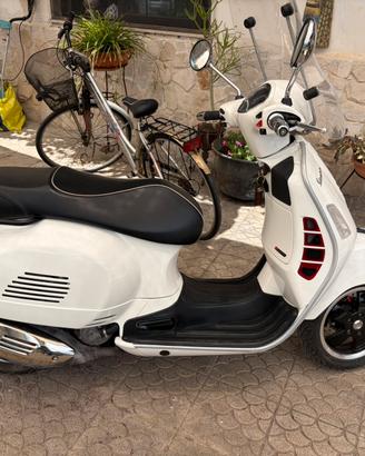 Vespa gts 300