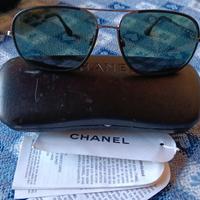 occhiali da sole Chanel perfetti nella loro custod