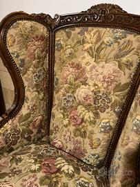 Pregiate poltrone in legno