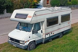 Camper mansardato