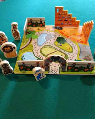  Due giochi  in legno per bambini