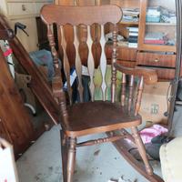 sedia a dondolo in legno