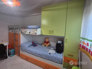 Cameretta a soppalco completa.