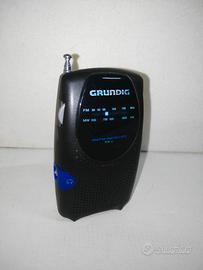 Mini Radio portatile marca Grundig, vintage