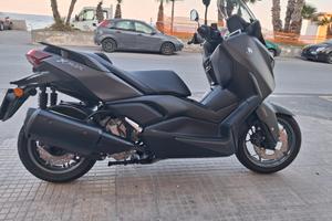 Yamaha XMax 300