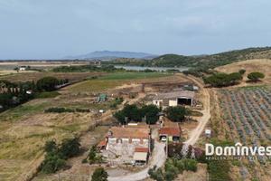 Rustico / Casale di 1000 m² con 5 locali a Capalbi