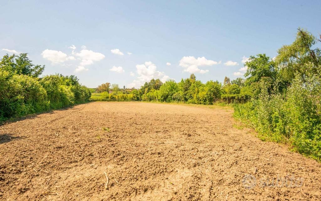 Terreno di 24118 m² a Roma - Altro