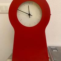 Orologio con Bacheca rosso