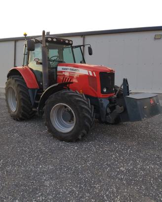 TRATTORE AGRICOLO