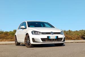 Volkswagen Golf 7 GTD - Sport e Sound