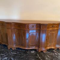 mobile largo in legno con cassetti