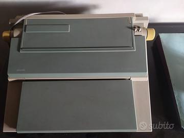 Macchina da scrivere OLIVETTI