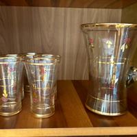 Bicchieri bibita con caraffa