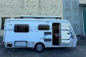Caravan Hymer Feeling 430 incidentata