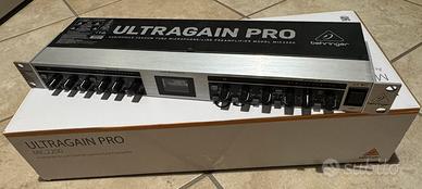 Preamplificatore con microfono