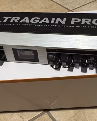 Preamplificatore con microfono