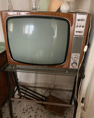 Televisore d’epoca marca Geloso