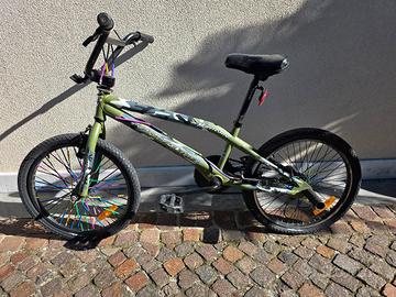 bici tipo bmx da sistemare 