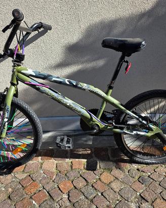 bici tipo bmx da sistemare 