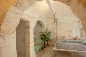 OSTUNI-VIA PISACANE-45MQ-MINIPISCINA-charme