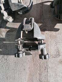 Otto ganci per barra portatutto auto