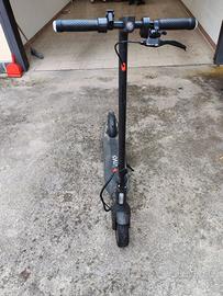 Monopattino marca Vivo