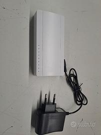 Switch di rete 8 porte 10/100 