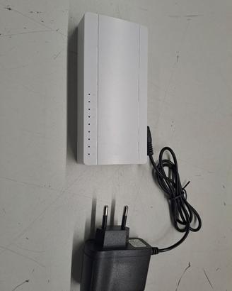 Switch di rete 8 porte 10/100 