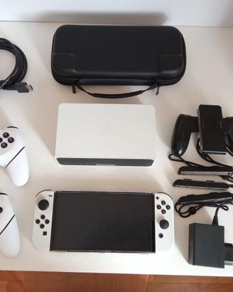 Nintendo Switch OLED + Mario Kart 8 + 2 controller
