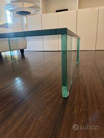 Tavolino in cristallo