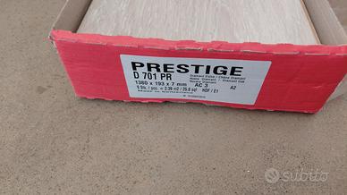 pavimento in laminato bianco larice