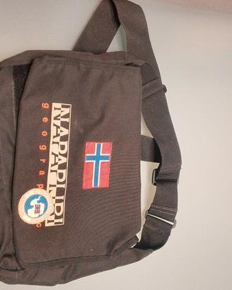 tracolla Napapijri originale nera con bandiera nor