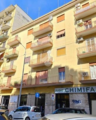 3 LOCALI A TARANTO