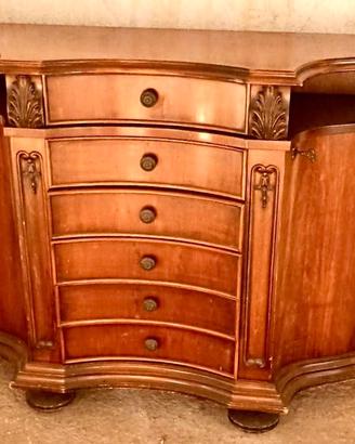 Cassettiera con cassetti e antine in legno