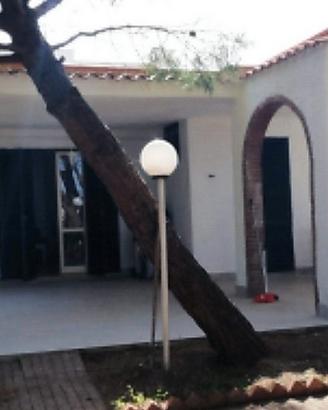 Villa immersa nel verde, a due passi dal mare