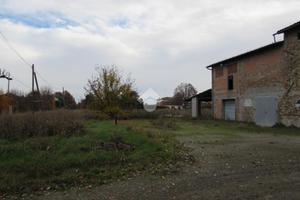 CASA DI CORTE A SAN CESARIO SUL PANARO