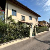 CASA SEMINDIPENDENTE A MASSA