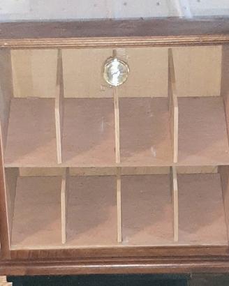 bacheca espositiva vintage in legno