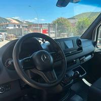 NOLEGGIO FURGONE CON AUTISTA