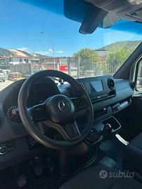 NOLEGGIO FURGONE CON AUTISTA