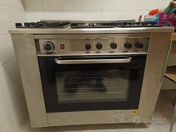 cucina 5 fuochi  con forno Lotus