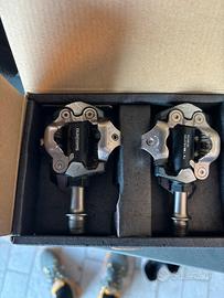 Pedali Shimano XT M8100 XC SPD nero argentato