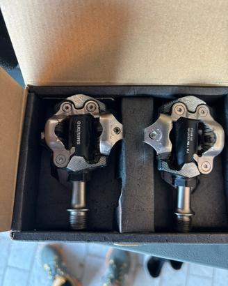 Pedali Shimano XT M8100 XC SPD nero argentato