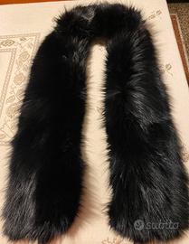 Collo di pelliccia nera