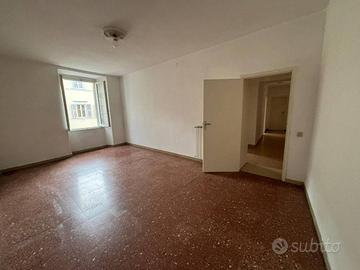 Appartamento di 90 m² con 3 locali a Massa