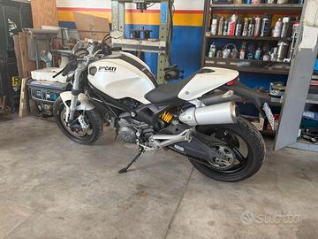 Ducati Monster 696