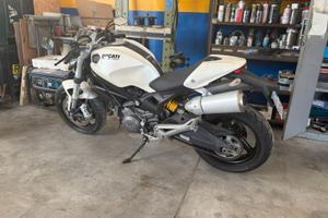 Ducati Monster 696