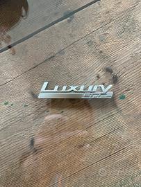 Luxury scritta bmw