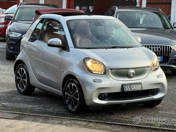 Smart 0.9 Turbo twinamic cabrio -pelle-rate-garanz