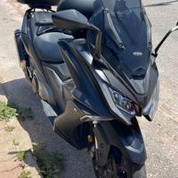 Kymco AK550 - Scooter sport-touring